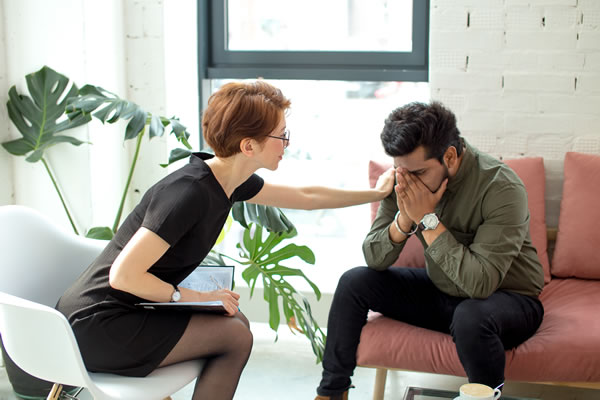 how can I help employees with an alcohol or drug problem?