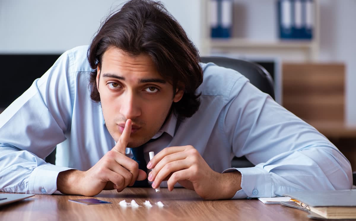 how can I help employees with an alcohol or drug problem