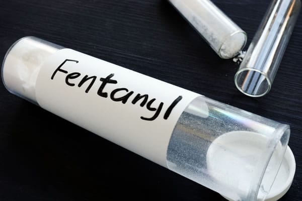 signs someone is addicted to fentanyl