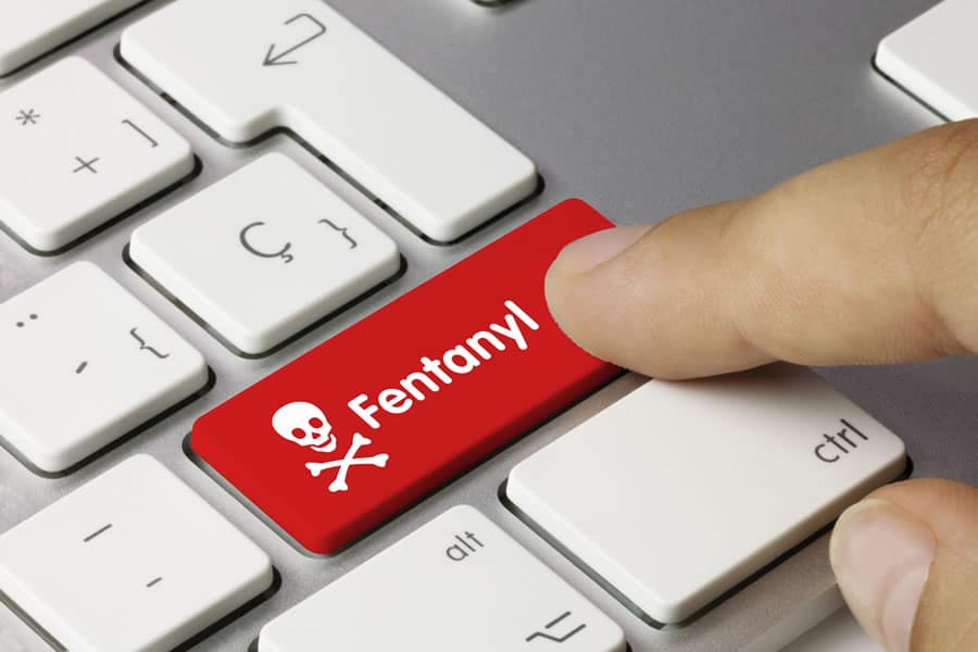 signs someone is addicted to fentanyl