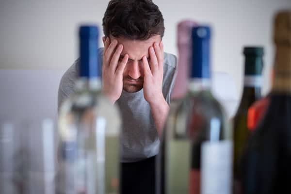 what does alcohol rehab consist of